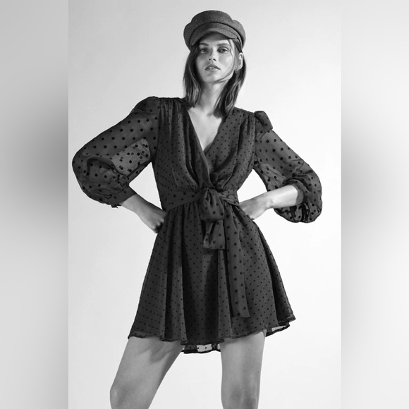 ✨SOLD OUT✨ Zara Mesh Mini Romper Wrap - Picture 1 of 9